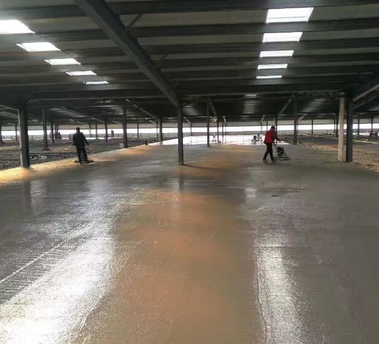 金屬骨料耐磨地坪價(jià)格高不高？