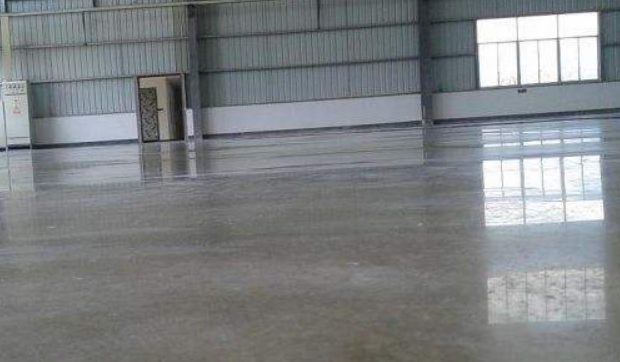 為何說NFJ金屬不發(fā)火防靜電防爆地坪材料是當(dāng)今比較理想的混凝土表面強(qiáng)化材料